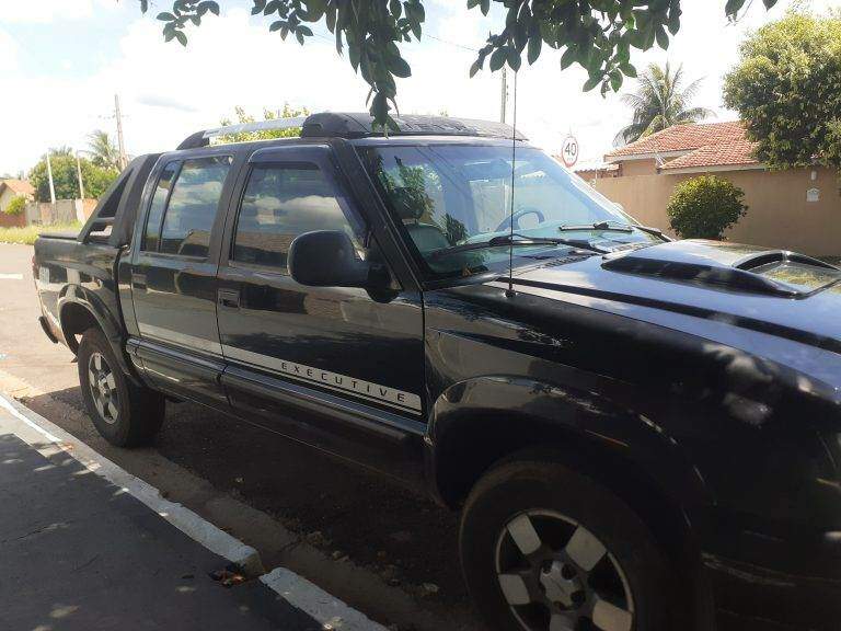 VENDE OU TROCA: Chevrolet S10 Executive 2010. Negócio de ocasião