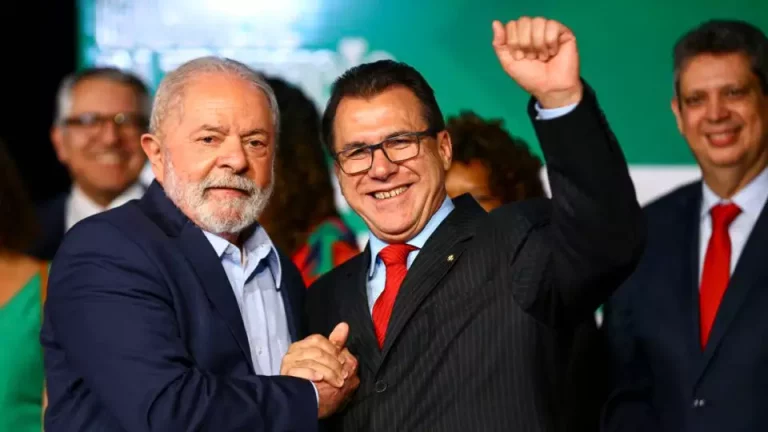 Ministro de Lula quer a volta da Contribuição Sindical Obrigatória. O QUE VOCÊ ACHA?