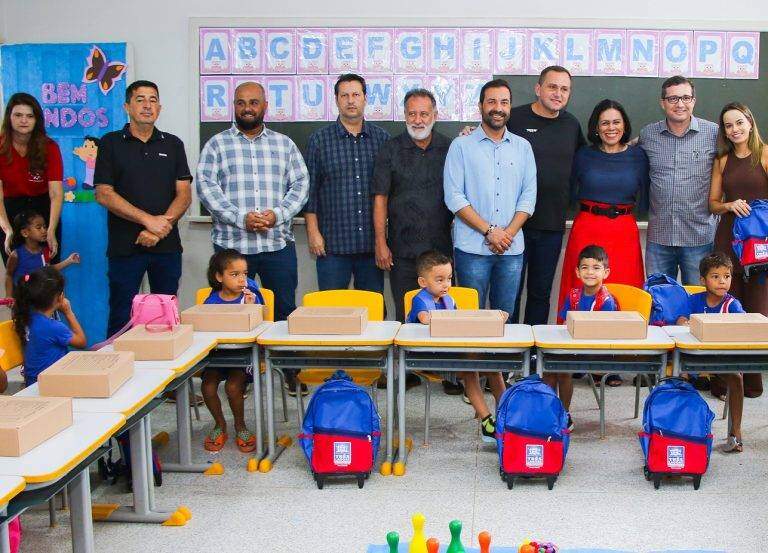 Prefeito Dr. Cassiano Maia, primeira-dama e vereadores inauguram mais uma escola de Tempo Integral em Três Lagoas